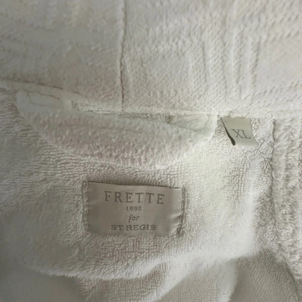 Frette 1860 For The St. Regis White Bathrobe Size XLarge - Picture 3 of 5
